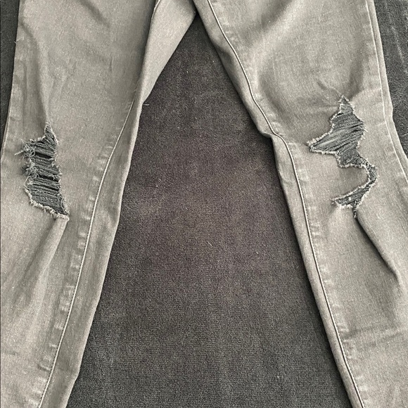 Universal Thread mid rise skinny black jeans - Picture 3 of 7